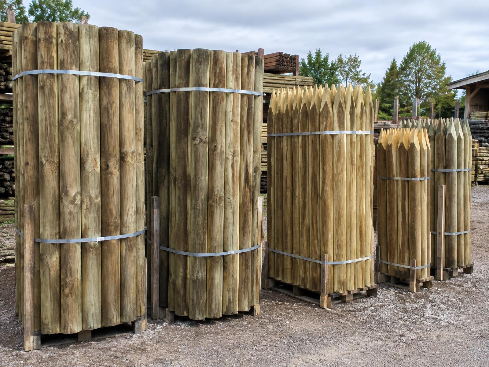 Bois — Poteaux, piquets, bornes et supports