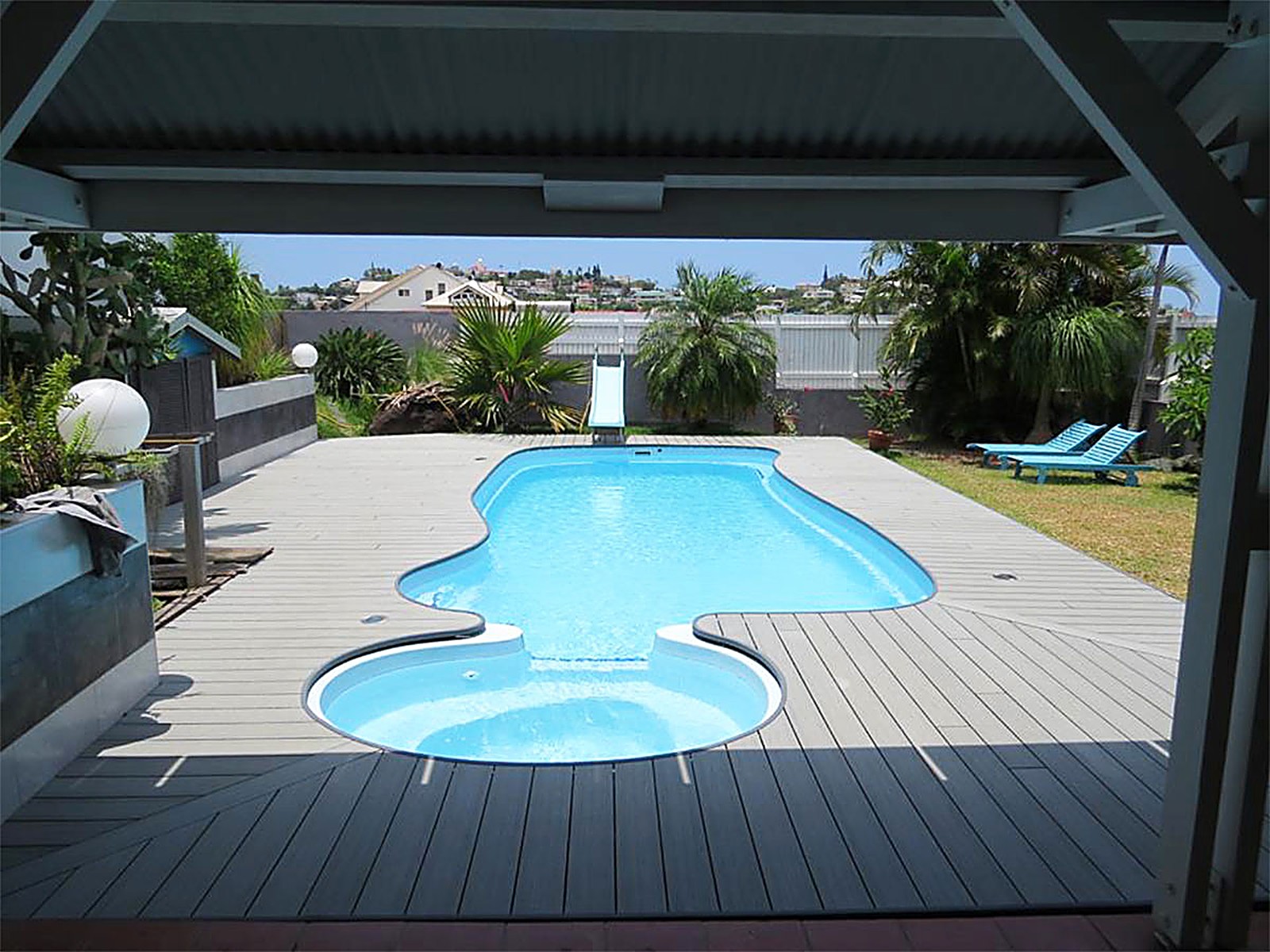 Terrasse en lames composites